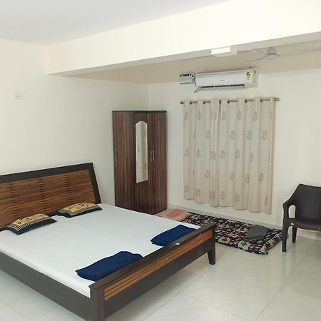 Sai Leela Guest House 다볼림 외부 사진